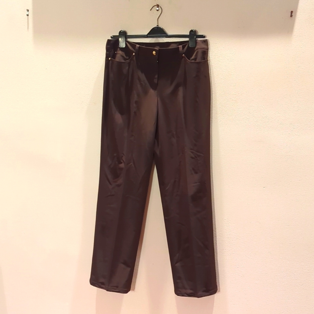 Vintage Carlisle pants w/ gold button accents.  Excellent condition! Sz 12